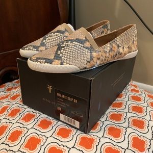 Women’s Frye Melanie NEW!!